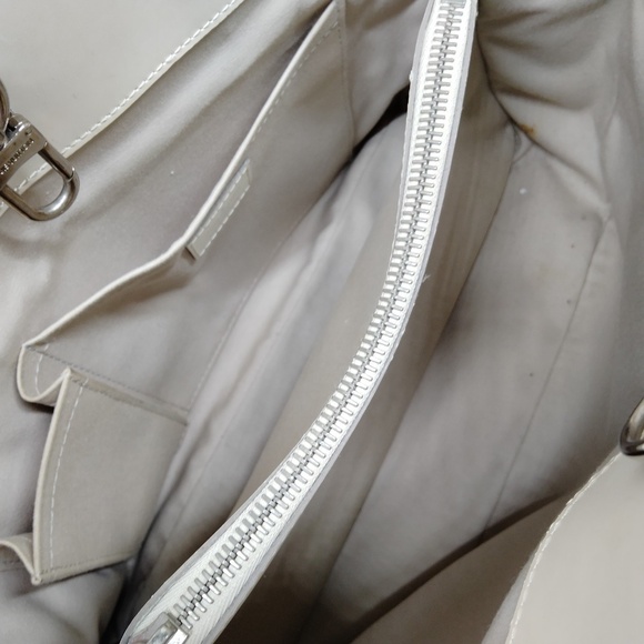 Louis Vuitton Tote Passi GM - Picture 7 of 9